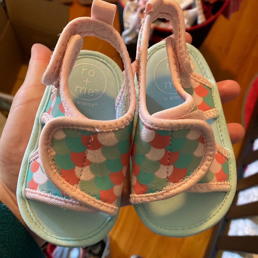 *last chance* Colorful Velcro toddler/baby sandals